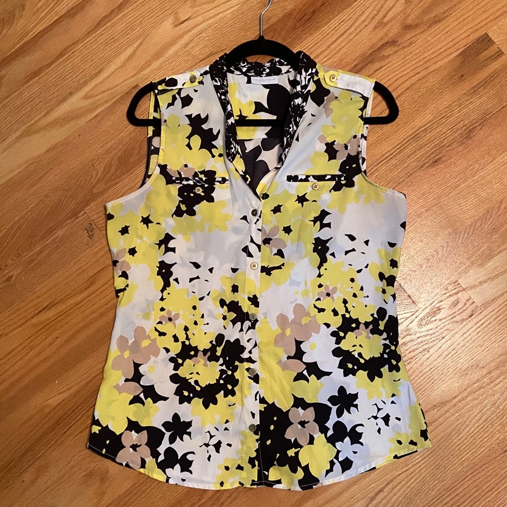 NY & Co yellow & white floral button up tank top